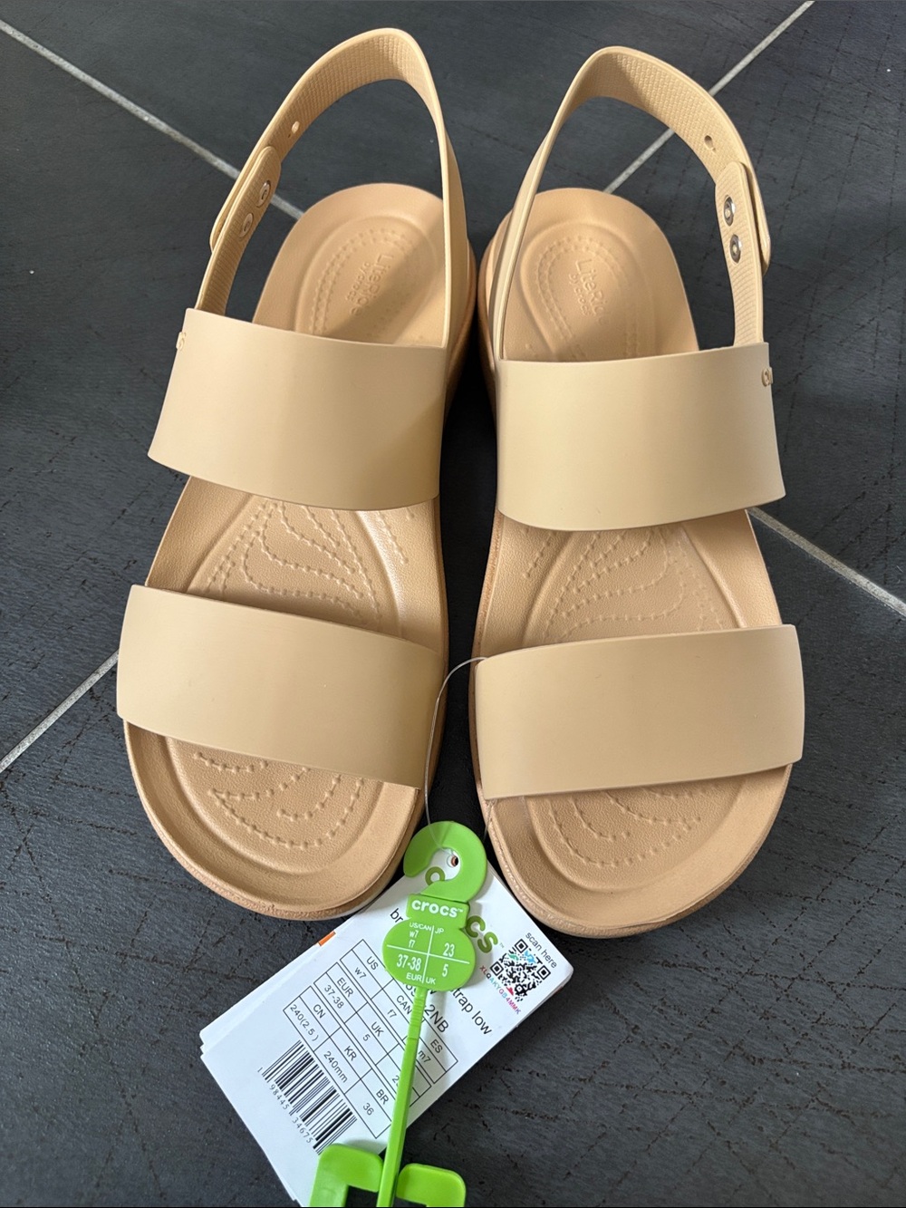 CROCS Brooklyn Backstrap Low Low in Cashew color